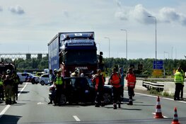 A10 afgesloten door ongeluk, traumahelikopter landt op snelweg