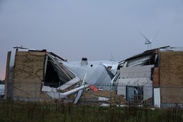 Voormalig gebouw van Praxis ingestort in Amsterdam