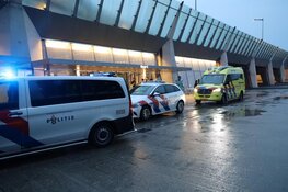 Steekincident bij metrostation in Amsterdam-Noord