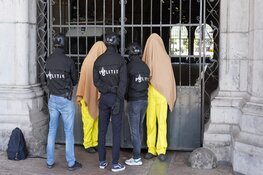 Doorgang Rijksmuseum geblokkeerd door Extinction Rebellion