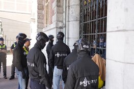 Doorgang Rijksmuseum geblokkeerd door Extinction Rebellion