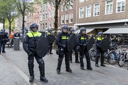 ME ingezet tegen Ajax-fans bij hoofdbureau politie in Amsterdam