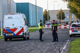 Motorrijder rijdt tijdens straatrace tegen boom