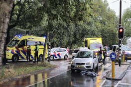 Ernstige aanrijding op Naussaukade in Amsterdam