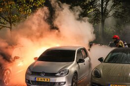 Auto zwaar beschadigd na brand in Amsterdam-Zuidoost