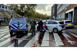 Doos met munitie afgegeven bij hoofdbureau politie Amsterdam, EOD aanwezig