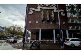 Doos met munitie afgegeven bij hoofdbureau politie Amsterdam, EOD aanwezig