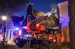Schoorsteenbrand Nieuwendammerdijk in Amsterdam-Noord