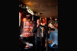 Amsterdams boek voor behoud van de bruine kroeg