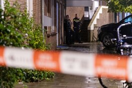 Overleden persoon aangetroffen in woning Mataramstraat, verdachte aangehouden