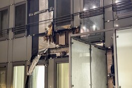 Explosie met brand aan de Elckerlijcstraat in Amsterdam