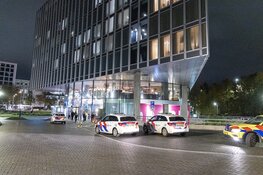 Gewonde en aanhouding bij steekpartij in hotel in Amsterdam