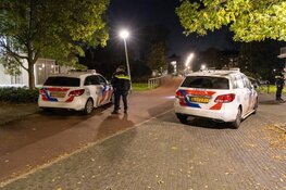 Gewonde bij steekpartij in woning, verdachte word verderop aangehouden