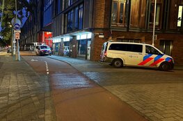 Politie schiet vrouw in been bij dreigende situatie bij wooncomplex in Amsterdam-centrum