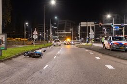 Politie onderzoekt ernstig ongeluk op Piet Heinkade