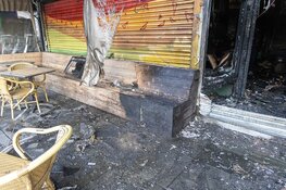 Schade goed zichtbaar bij daglicht na explosie cafe Amsterdam