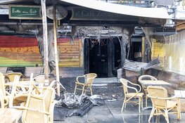 Schade goed zichtbaar bij daglicht na explosie cafe Amsterdam