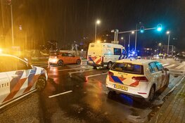 Deur van auto geknipt na ongeval De Boelelaan