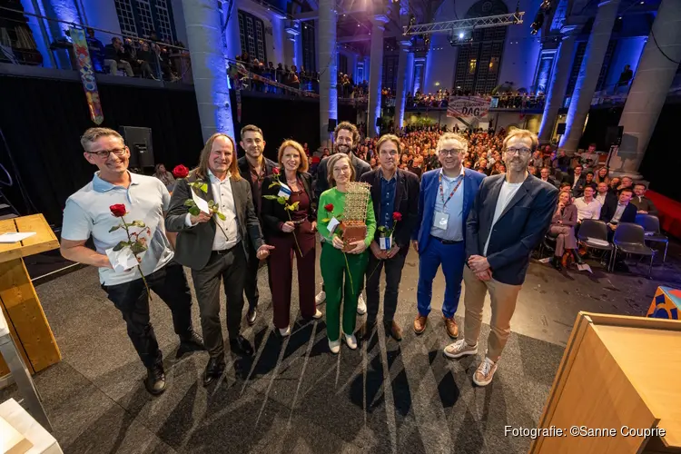 Woningbouwproject Stepstone wint Zuiderkerkprijs 2024 en project Nationaal Holocaustmuseum de Geurt Brinkgreve Bokaal 2024