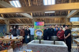 Chinees bezoek aan lokale Amsterdamse natuurzuivel producent