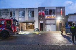Brand in bedrijfspand aan Vredehofweg