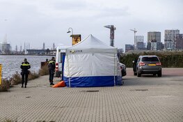 Lichaam gevonden in water Johan van Hasseltkanaal in Amsterdam