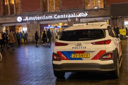 Gewonde bij steekincident voor Amsterdam Centraal