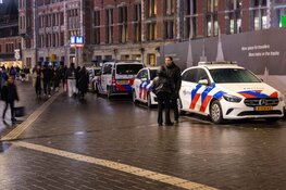 Gewonde bij steekincident voor Amsterdam Centraal