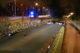 Motorrijder rijdt tegen fietser op Cornelis Lelylaan
