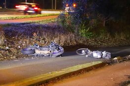 Motorrijder rijdt tegen fietser op Cornelis Lelylaan