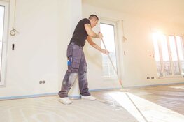 Hoe je een waterdichte gietvloer zelf aanlegt in de badkamer