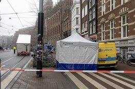 Vrouw overleden na aanrijding met auto in centrum van Amsterdam