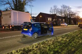 Auto te water gereden in Ouderkerk aan de Amstel