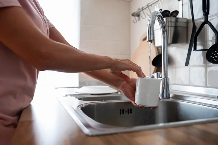 De 5 nadelen van hard water in je huishouden