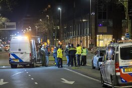 Groot onderzoek nadat inzittenden vluchten bij auto Weesperplein