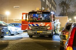 Twee voertuigen gaan in vlammen op bij nachtelijke autobrand in Amsterdam-Noord