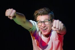 Limburgse Remy Evers op carnavalszondag in De Kleine Komedie