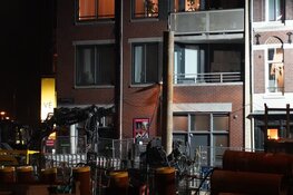 Slaan van heipaal gaat mis: waterleiding en stroomkabels beschadigd op Rozengracht