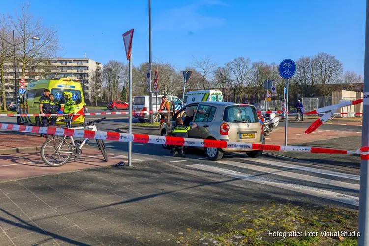 Voetganger aangereden op Karspeldreef in Amsterdam-Zuidoost