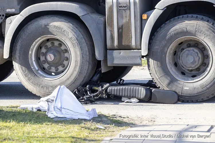 Fatbiker ernstig gewond na aanrijding met vrachtwagen in Amsterdam Westpoort