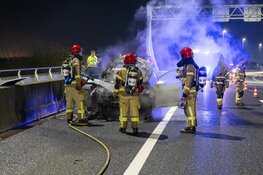 Auto vat vlam op A5 bij Amsterdam
