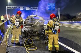 Auto vat vlam op A5 bij Amsterdam