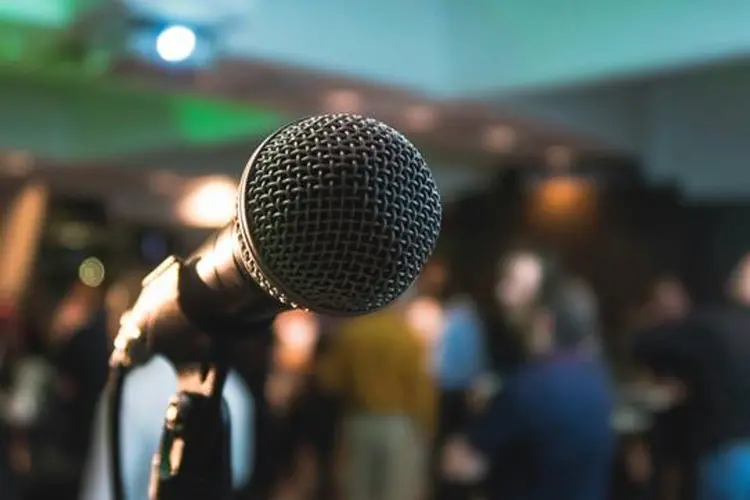 De terugkeer van karaoke in Amsterdamse wijken