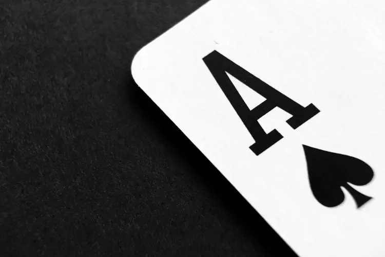 Welke rol spelen casino's en gokplatforms in de Amsterdamse economie?