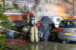 Auto gaat in vlammen op bij nachtelijke autobrand