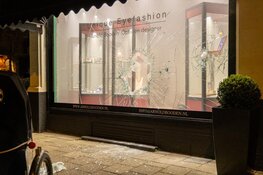 Verdachte aangehouden na inbraak brillenzaak Van Baerlestraat