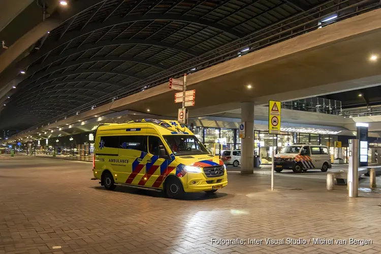 Gewonde man met schotwond aangetroffen in station Amsterdam Centraal