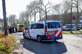 Voetganger gewond op Tussendek in Amsterdam