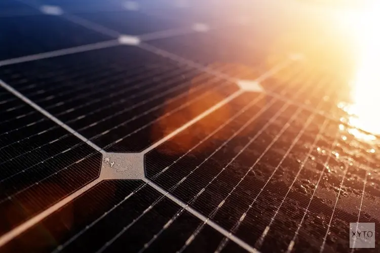 Gratis zonnepanelen voor Amsterdammers met ‘energiearmoede’