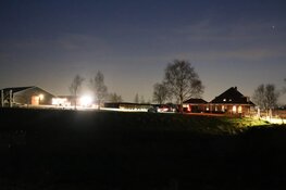 Grote buitenbrand aan Achterdichting in Oostzaan